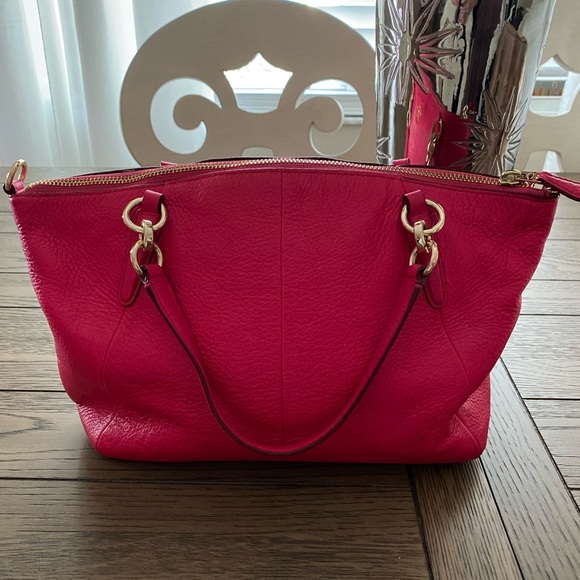 Like new pink Coach - Picture 3 of 7